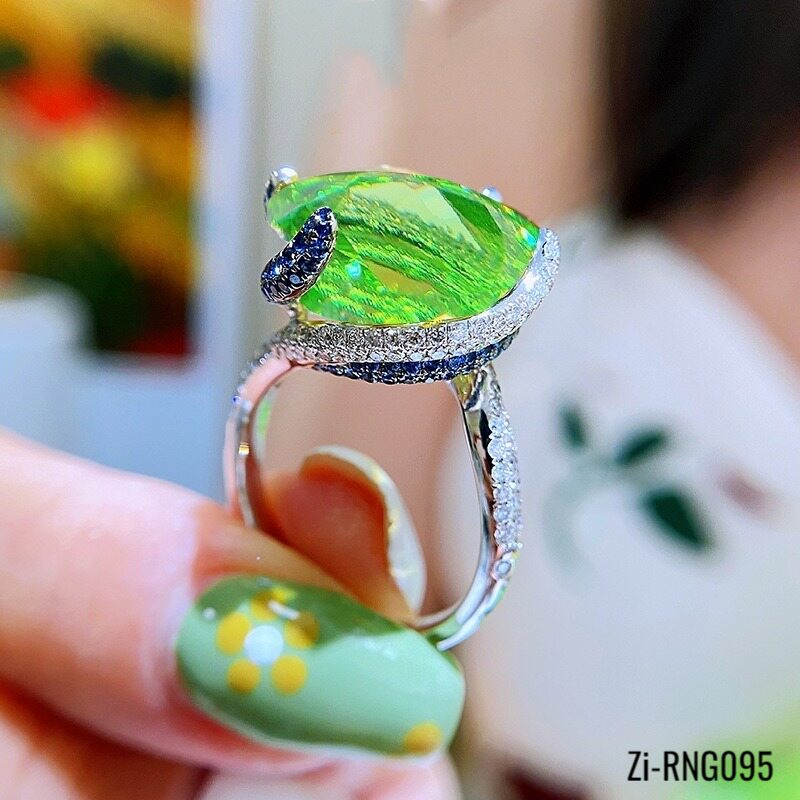 Trendy Women Luxury Silver Color Big Tourmaline Green Diamond Ring Resizeable